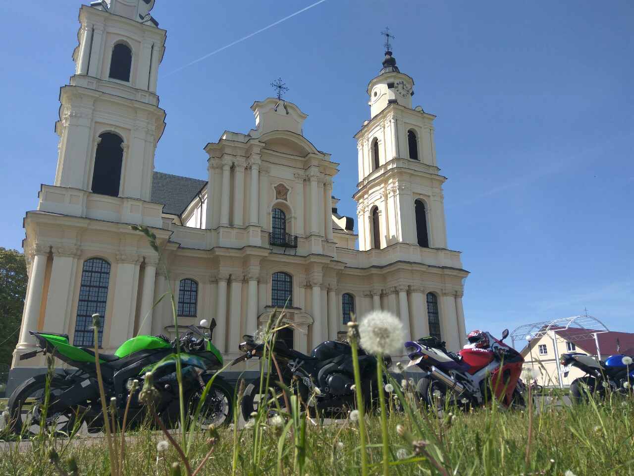проходим повороты на треке